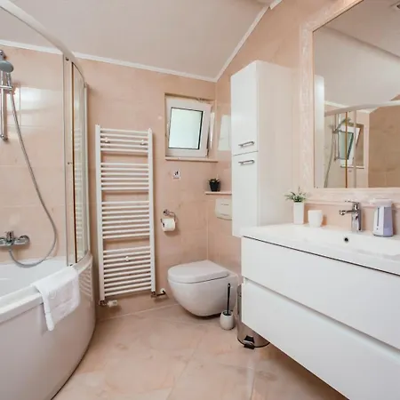 House Leonarda Holiday home