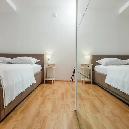 Holiday home House Leonarda *