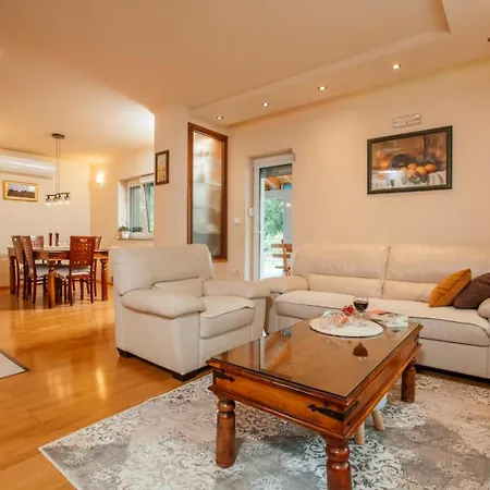 Holiday home House Leonarda