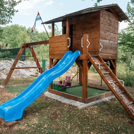 Holiday home House Leonarda *